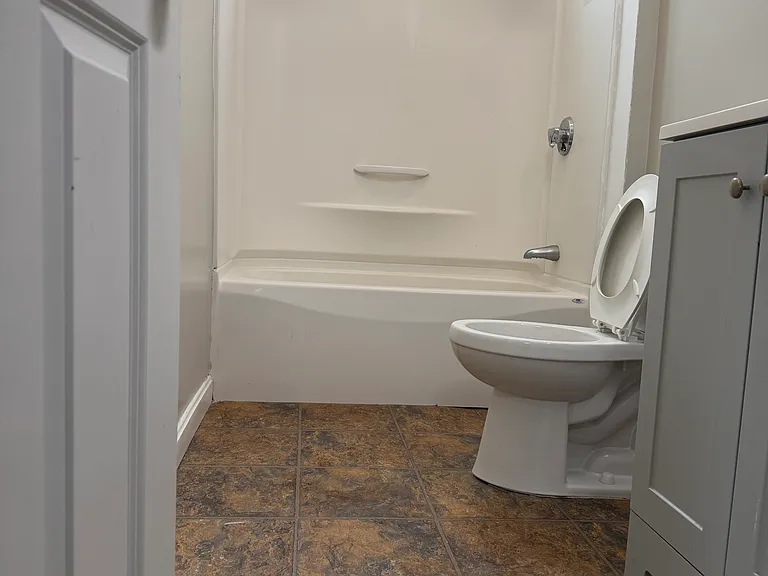 1401 Acushnet Ave #2 — Photo 6
