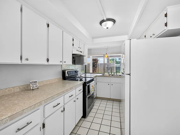 3642 Winder Dr — Photo 9