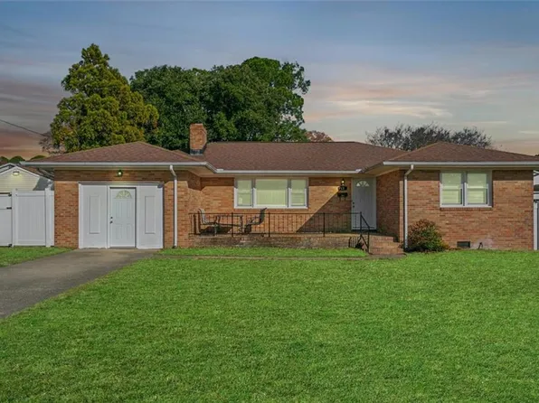 12 Westbrook Dr, Hampton, VA 23666