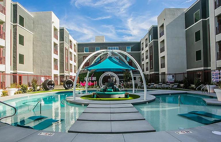 Aster Blue Diamond Apartments — Photo 33