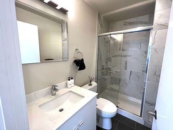 5th image of 755 Bush St APT 301