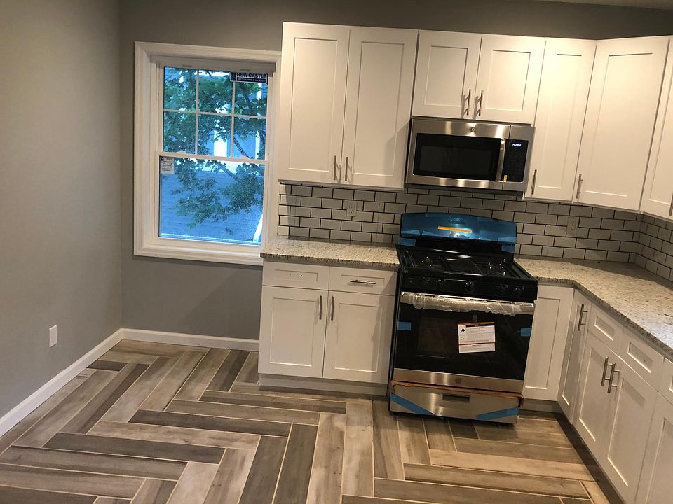 1st image of 86 Iris Ave Floor 2