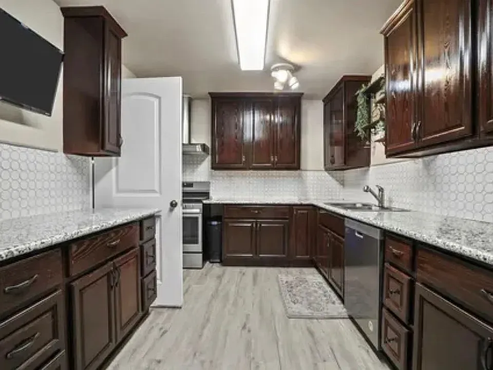 3 bed, 1483 sqft, $1,880 — Photo 4