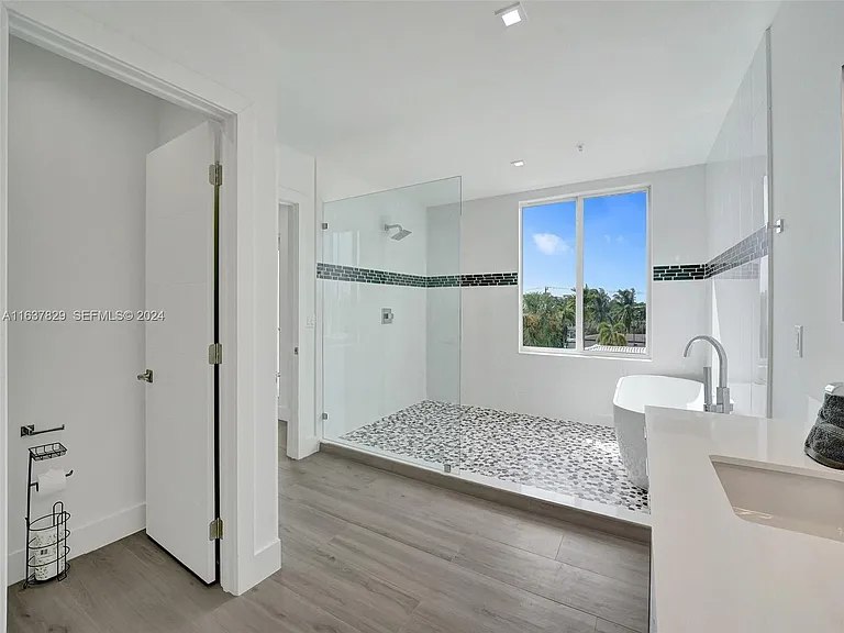 1222 NE 15th Ave — Photo 35