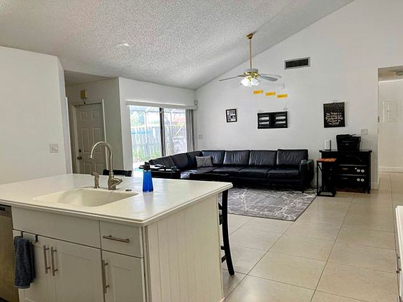 2nd image of 1194 Shibumy Cir APT C