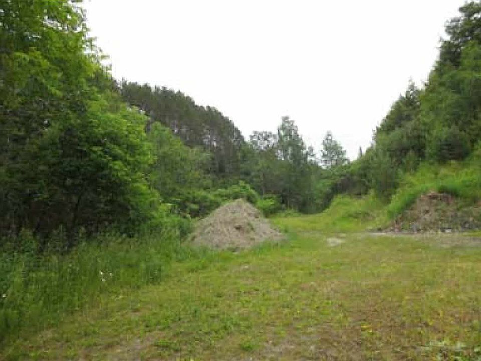 2nd image of 1900 Memorial Dr