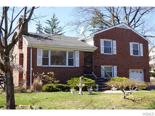 155 Lyons Rd photo 1