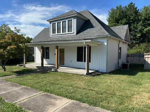 711 N Broad St, Salem, VA 24153
