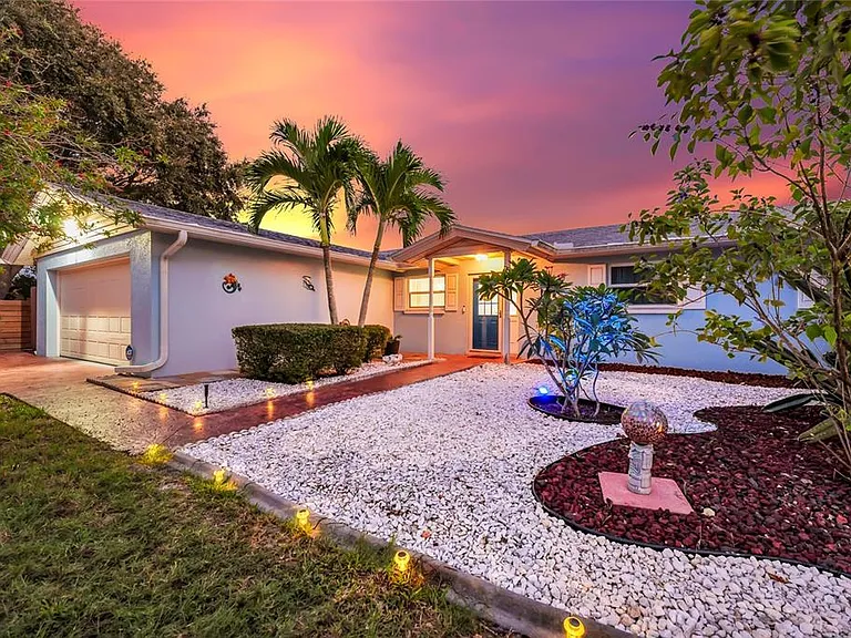 363 Harbor Dr — Photo 47