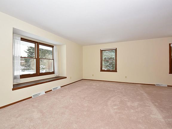 3rd image of 2122 Edgewood Dr