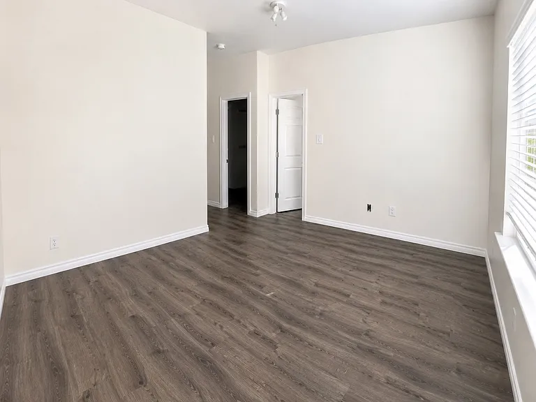 1918 High Meadow Dr — Photo 7