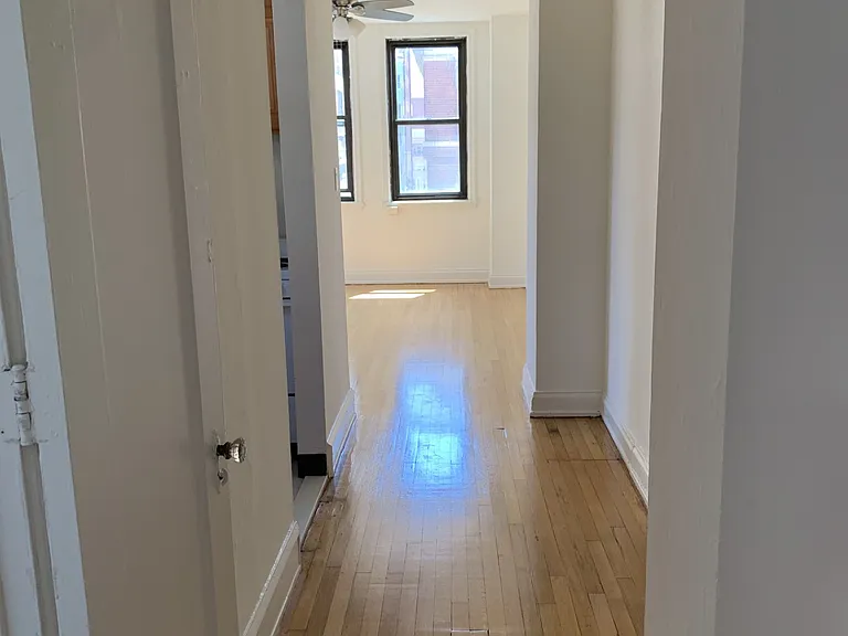 01 FP- 593 sq. feet-