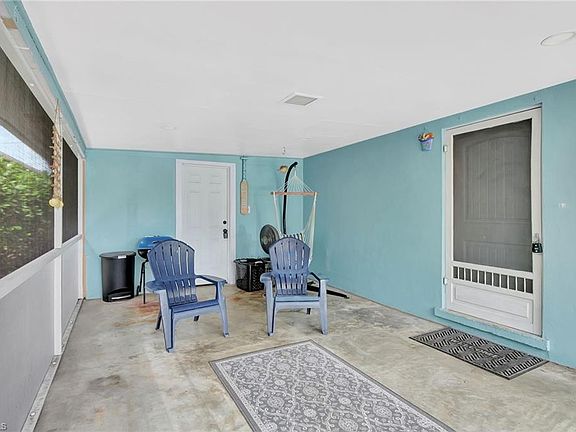 3rd image of 1009 Ridge St