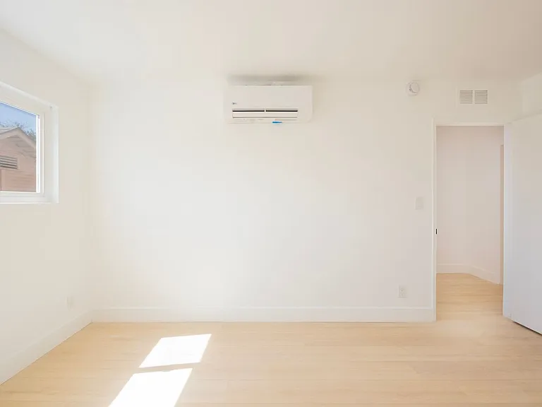 1236 N Ogden Dr — Photo 15