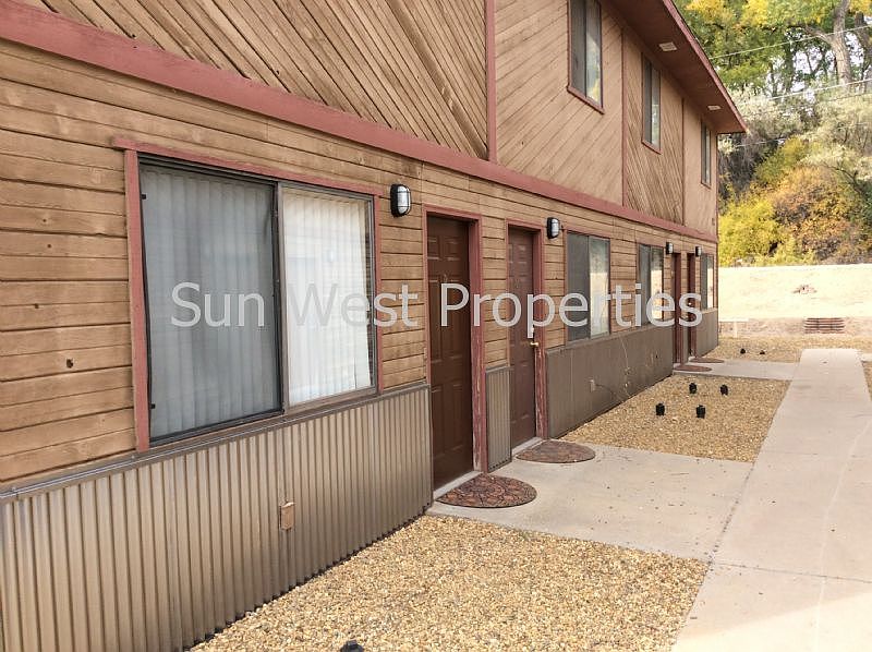 1st image of 822 N Vine Ave APT D