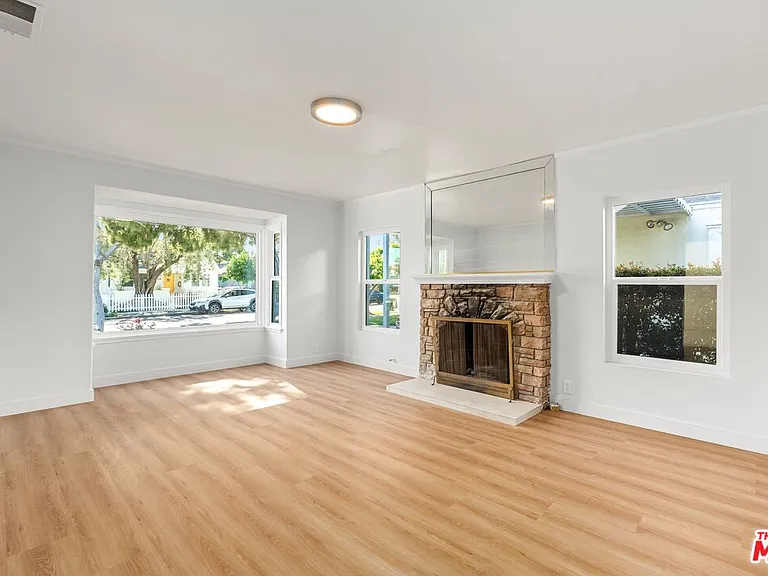 2522 Armacost Ave — Photo 5