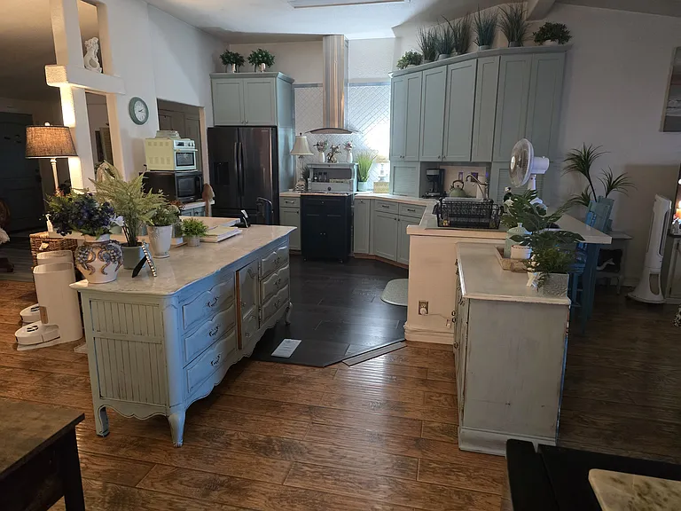 28350 Hampshire Dr — Photo 8