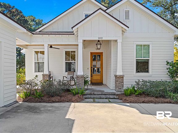 2nd image of 102 Mulberry Ln