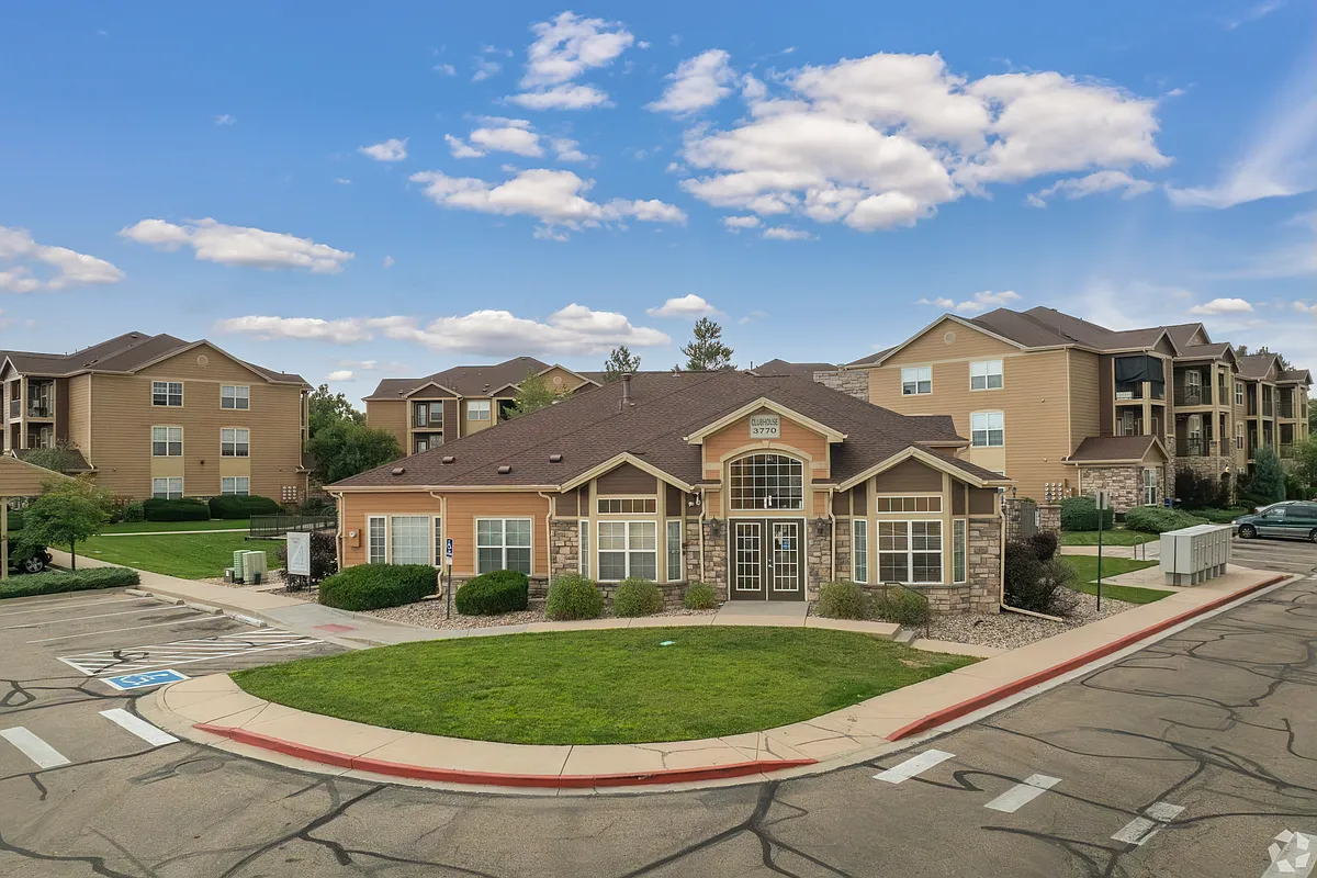 Building Photo - West Park Apartments
