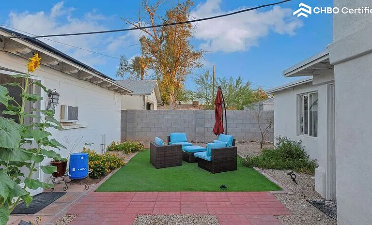 1715 N Whittier Dr — Photo 21