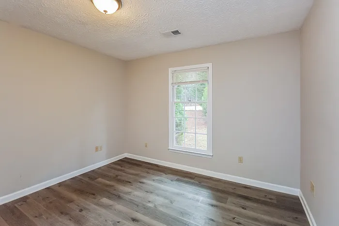 301 Clubland Cir SE — Photo 11