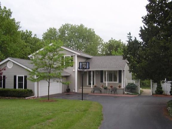 Home sits on 2 Lovely acres!!