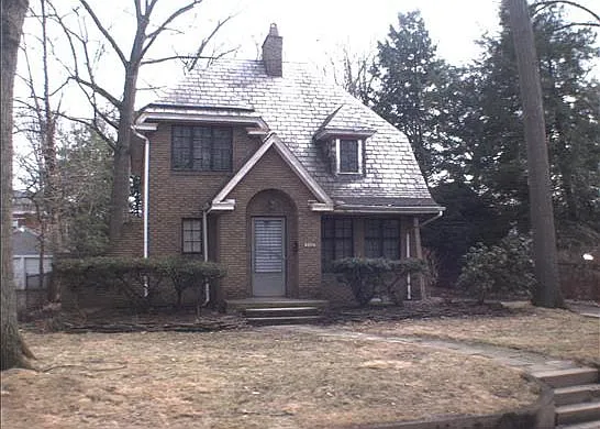 346 Roselawn Ave NE photo 1
