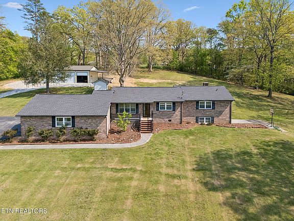 2nd image of 1050 Lawnville Rd