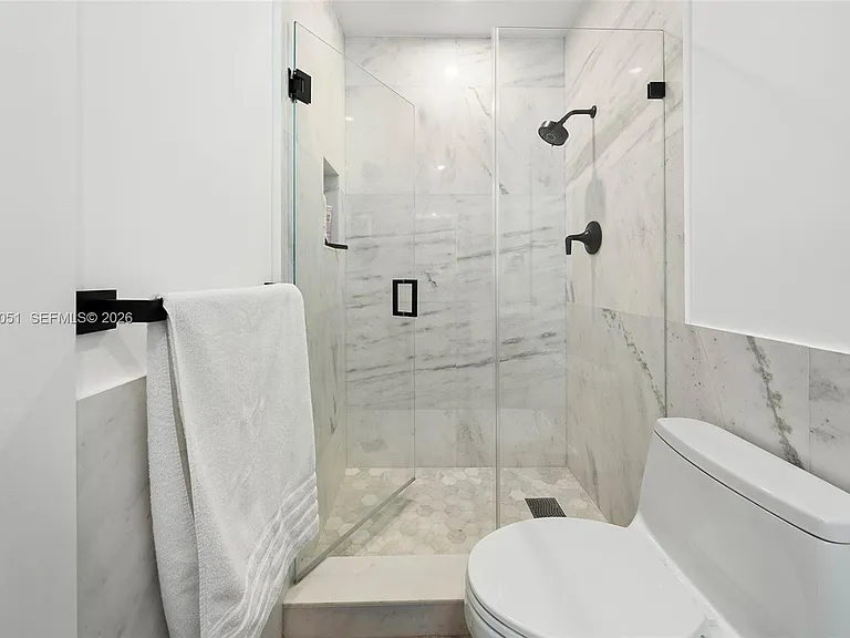 424 Alamanda Dr — Photo 46