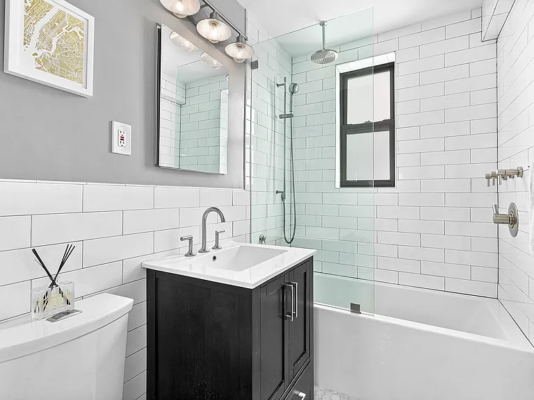 165 Christopher St #6Y — Photo 7