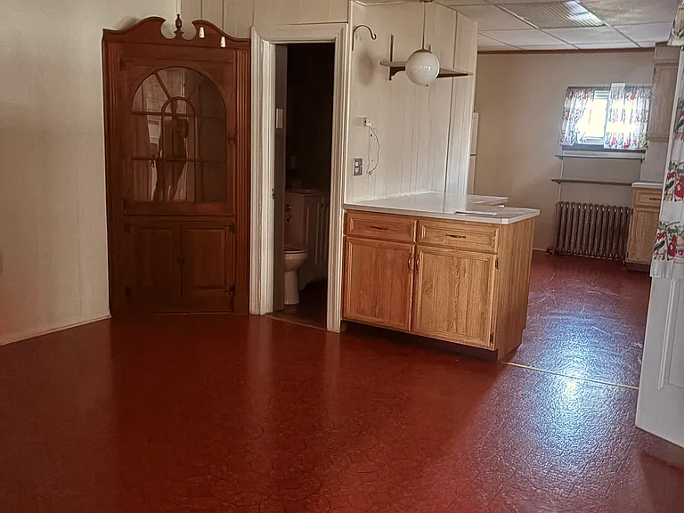 636 Walnut St — Photo 5
