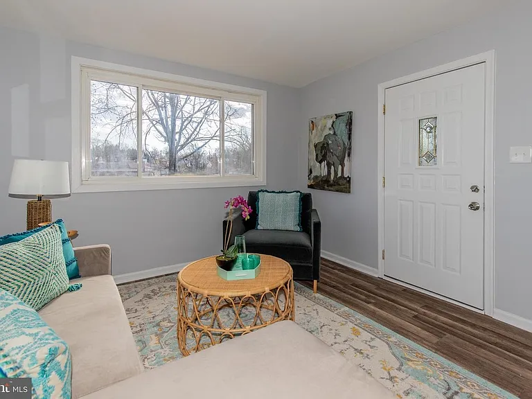 22 Chamber Ave — Photo 10