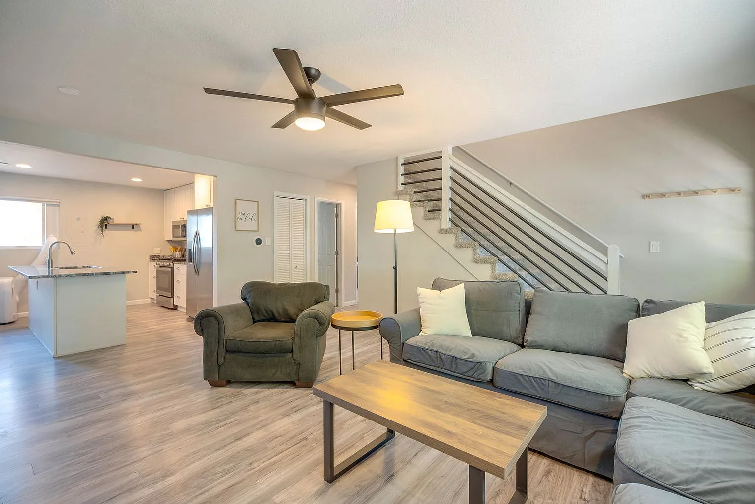 4 bed, 3.0 bath, 1496 sqft, $4,276 — Photo 4