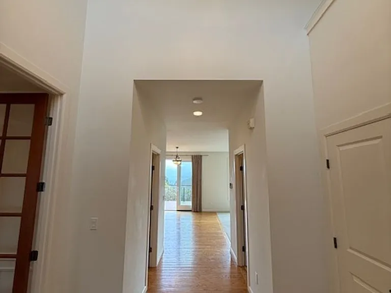11543 NE Skyward Loop — Photo 4
