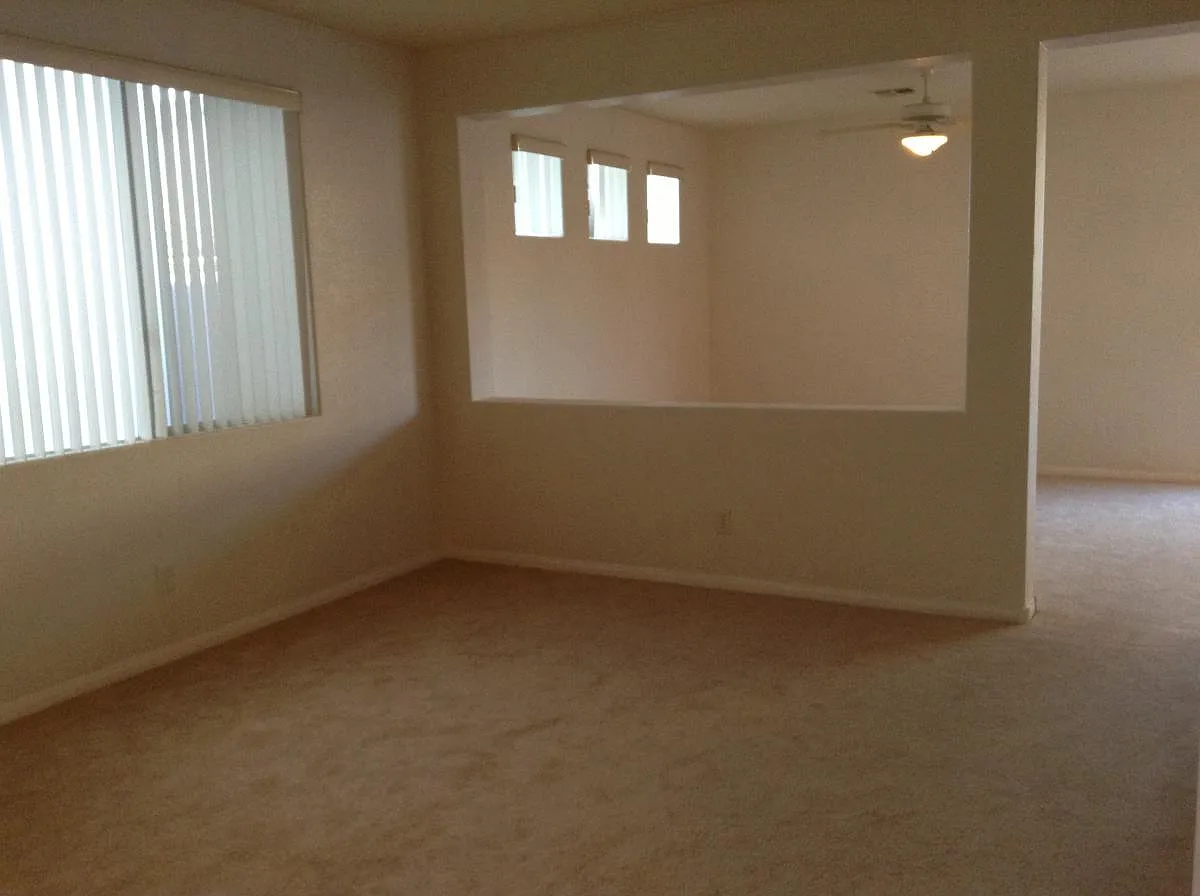 3 bed, 1419 sqft, $1,975 — Photo 2