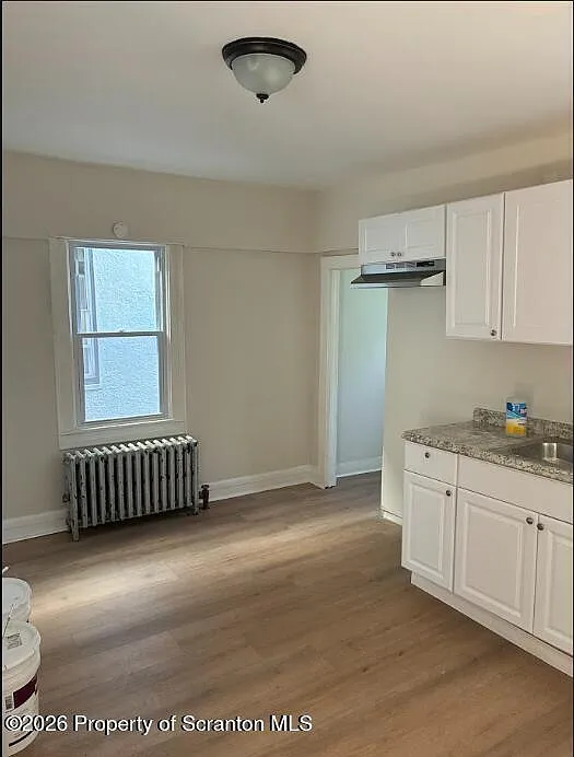 3 bed, 1.0 bath, 1398 sqft, $1,700 — Photo 4