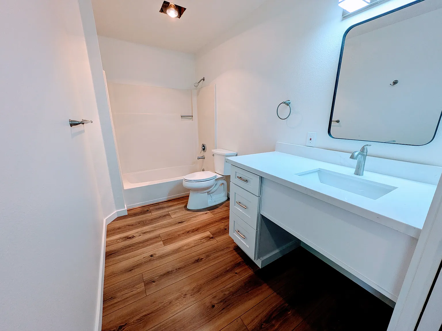2 bed, 795 sqft, $1,995 — Photo 4