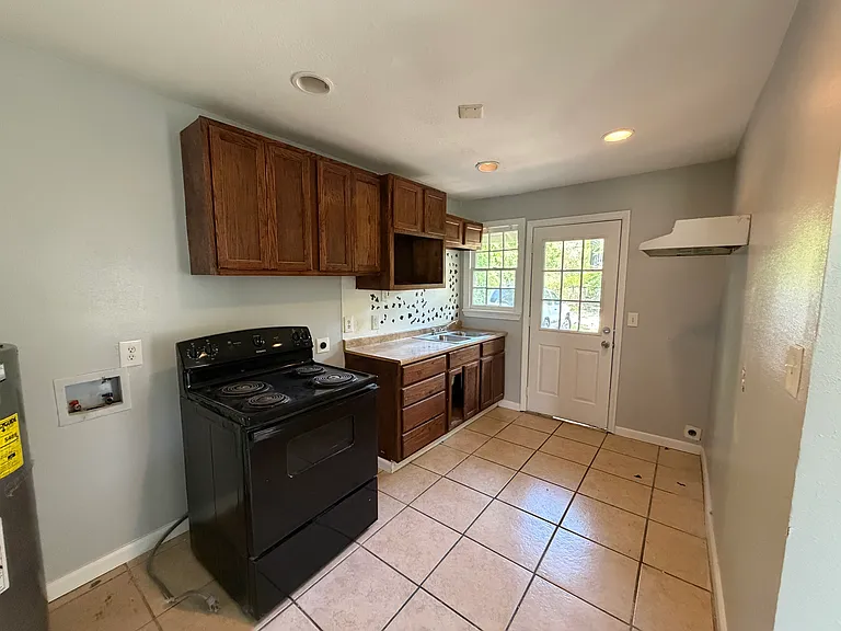 126 E Olive St #126 — Photo 7