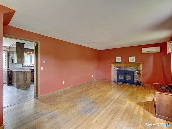 3rd image of 152 Middle Street
