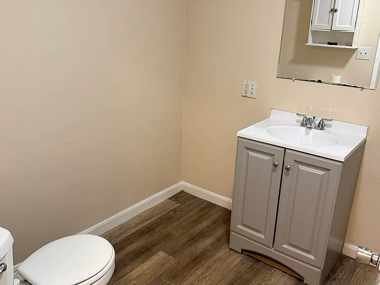 492-494 Wilson St #4 — Photo 3