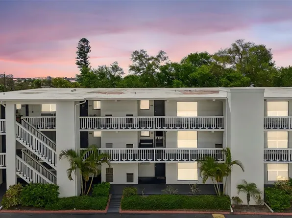 2944 W Bay Dr APT 106, Belleair Bluffs, FL 33770