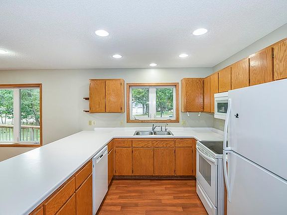 5th image of 14610 Lynndale Dr