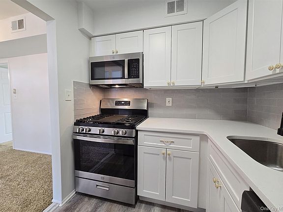 5th image of 86 Bailey Court #86