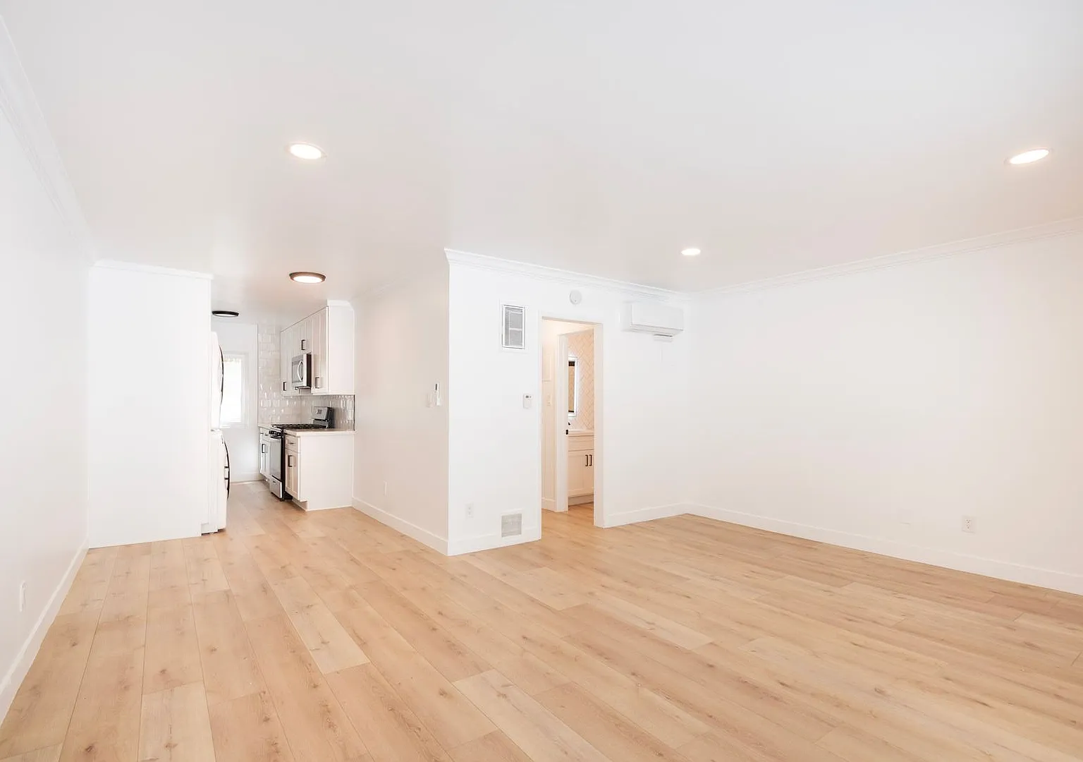 748 N Hudson LLC — Photo 1