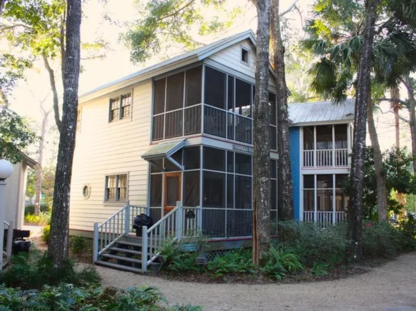 244 Maggie Cir NE, Steinhatchee, FL 32359