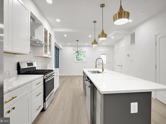 4th image of 623 Longfellow St NW