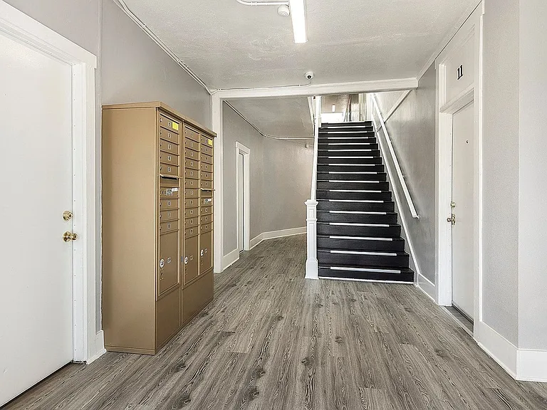 Portside Studio Apartments — Photo 18