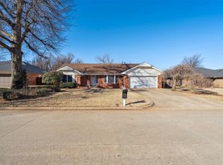 2901 Woodcreek Rd, Midwest City, OK 73110