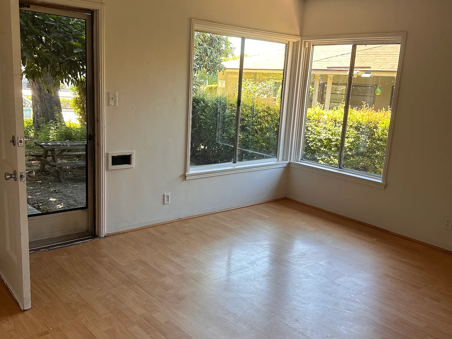 2 bed, 724 sqft, $2,500 — Photo 2