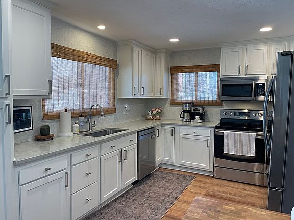 3rd image of 2939 Royalton Heights Rd